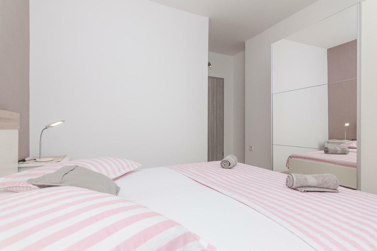 Apartments A&B Makarska Exterior foto